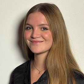 Portrait photograph of: Hannah Denn