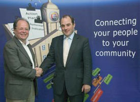 Lancaster and Wyre MP Ben Wallace congratulates Mark Robinson of Escendency (Photo Courtesy of Boswell Photographic)