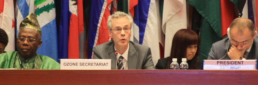 Professor Nigel Paul presenting at the Montreal Protocol meeting. 