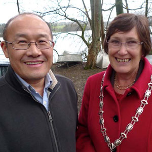 Professor Gang Pan from the Chinese Academy of Sciences in Beijing with the Mayor of Windermere Joan Stocker