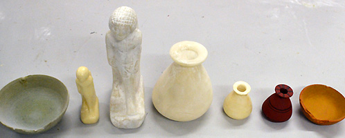 The printed replicas of the museum artefacts