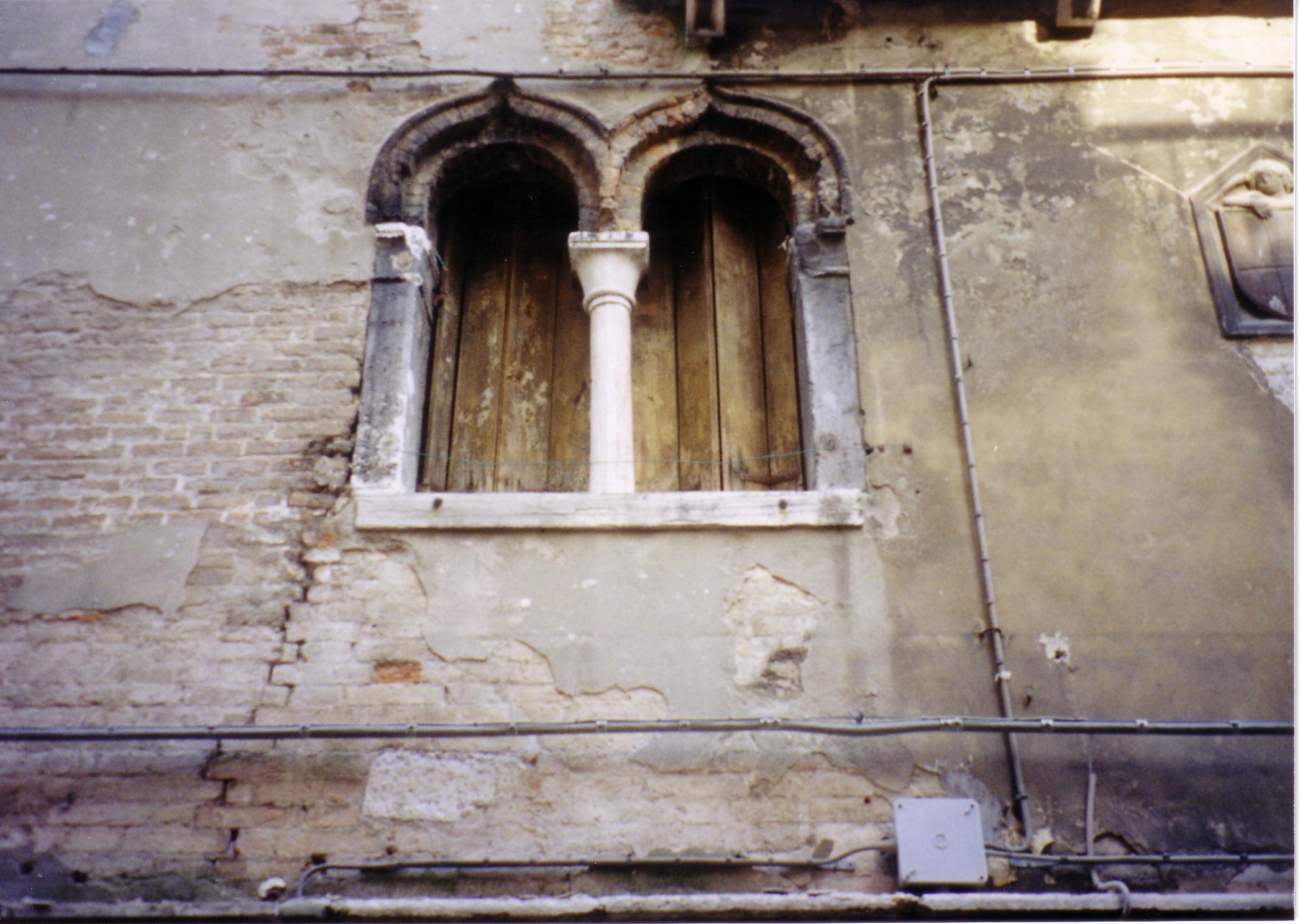 Salizzada del Pistor. The location is just off the Strada Nova turning left and passing S.S. Apostoli on the right