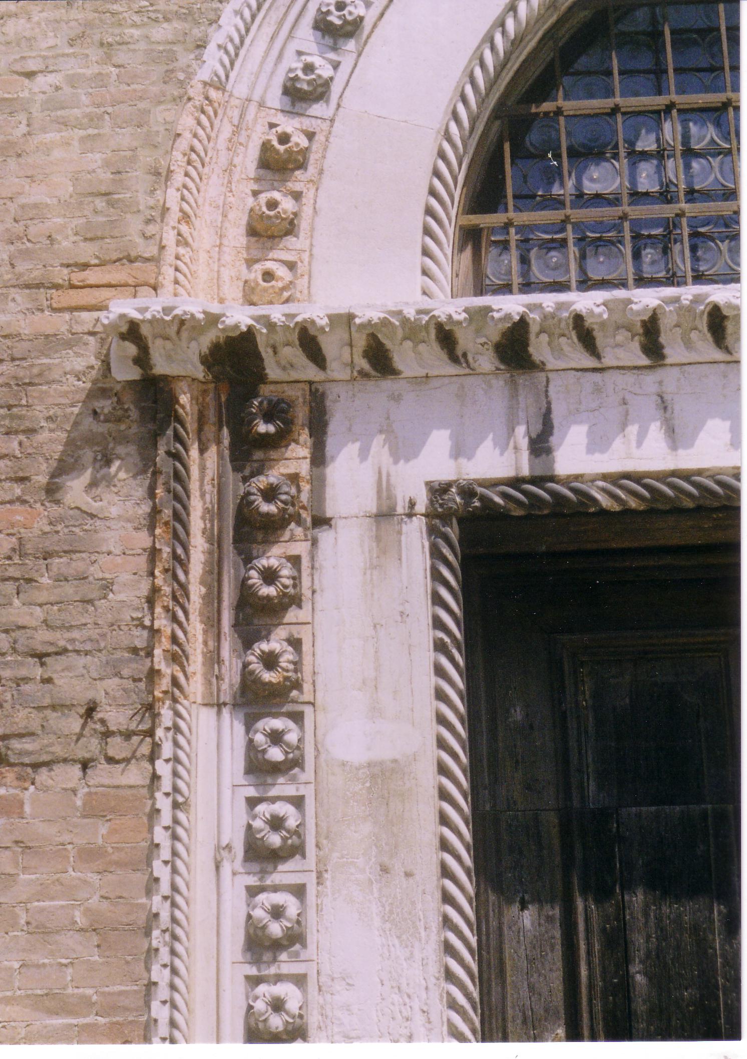 Door jamb decoration: Abbazia Di S. Gregorio. (Dorsoduro 168-173) S. Gregorio (Calle e Cp.)