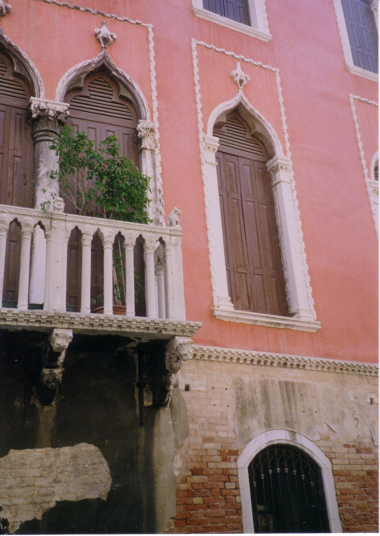 Palazzo Bragadin-Carabba (Cannaregio 6050), on the Rio S. Lio from the Teatro Malibran