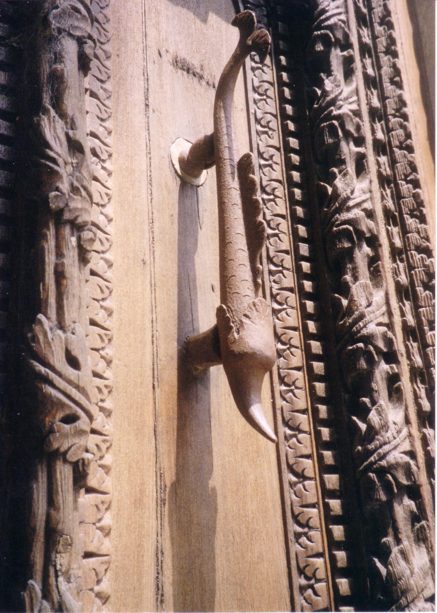 Door handle, Palazzo Sanudo; also known as the Palazzo Soranzo Van Axel. (Cannaregio 6099)