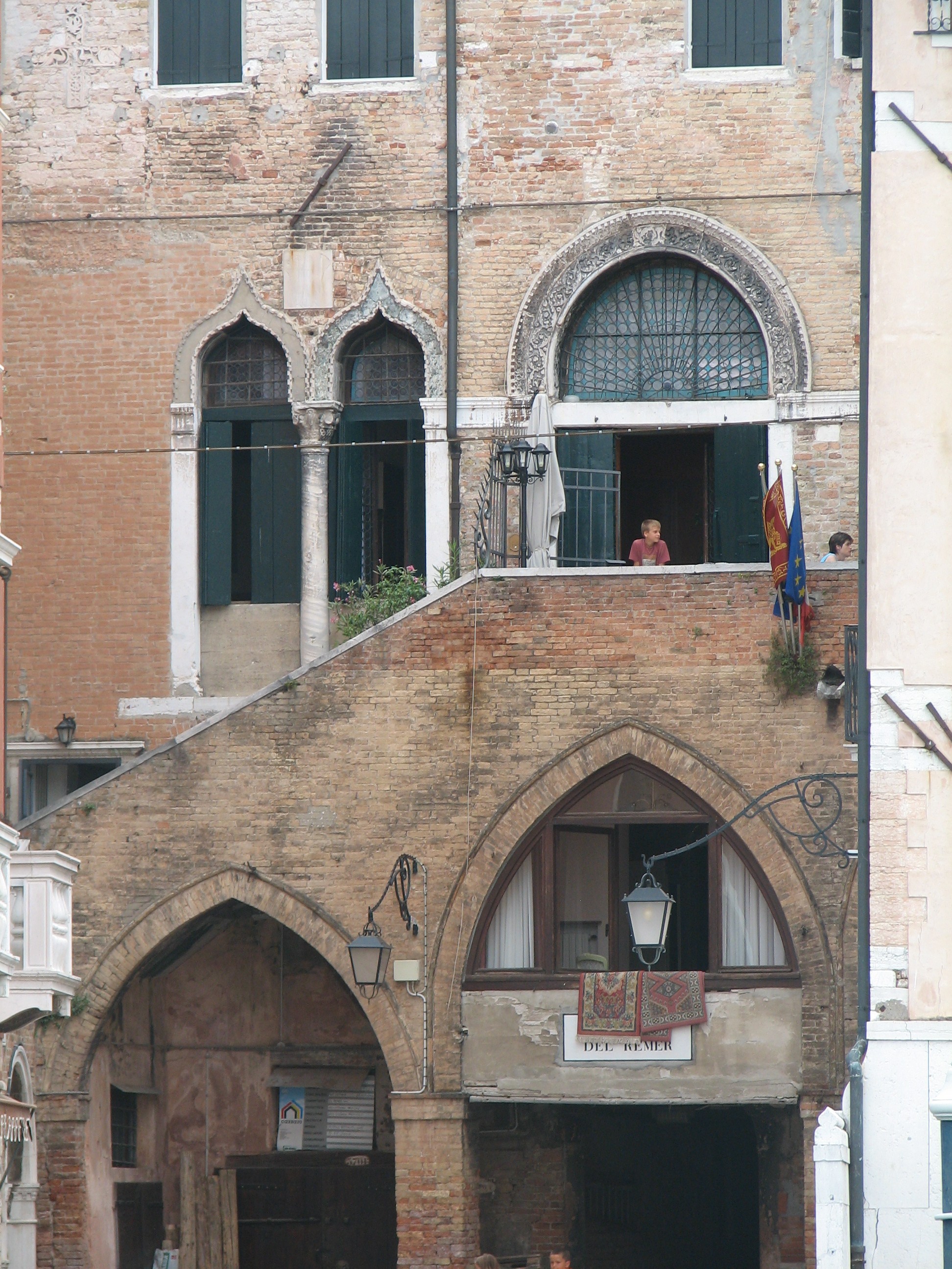 Cpl del Remer (Cannaregio 5698-5705) from Grand Canal