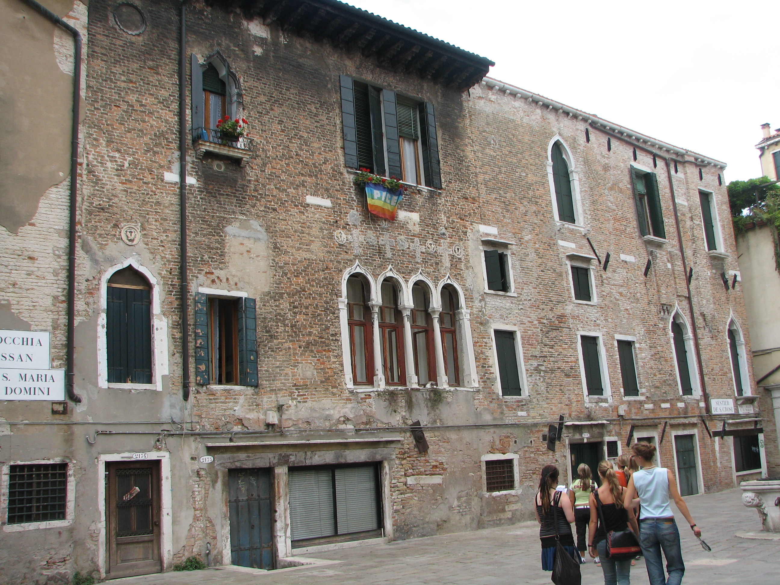 Campo S. Maria Mater Domini from Ponte S.M.M. Domini (S. Croce. 2123-2177)