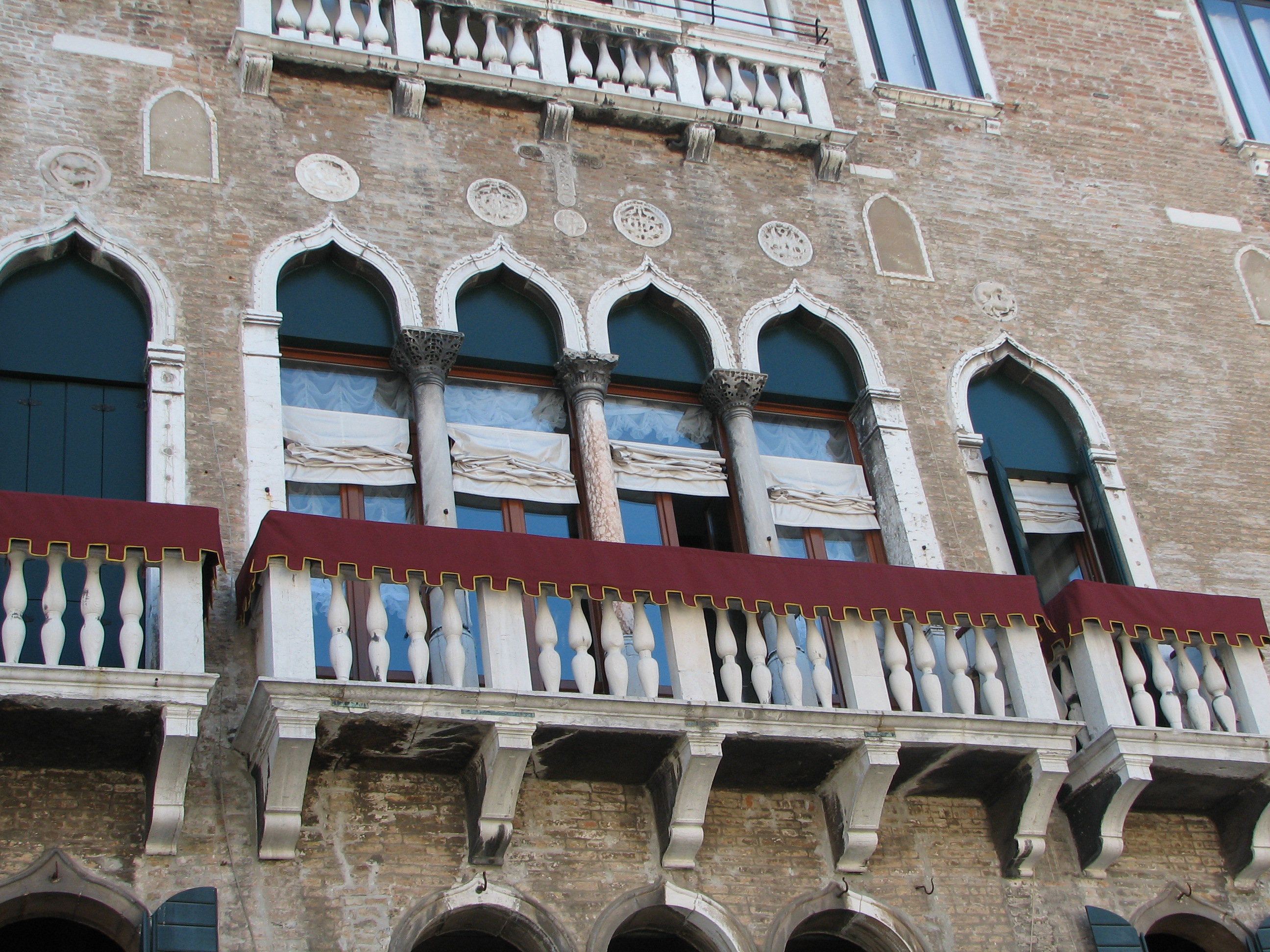 Palazzo Vitturi (Third floor windows) Campo S. M Formosa (Castello 5246)