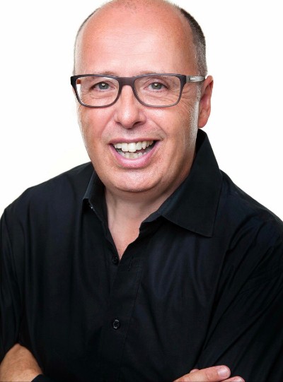 Simon Holt