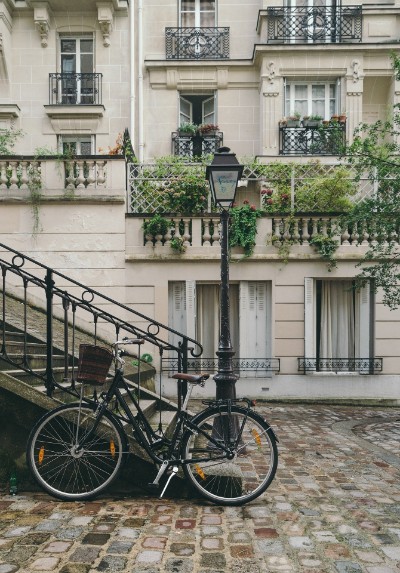Bicycle on French street