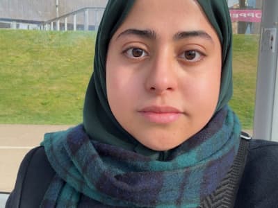 MSc biomedicine student Aroob outside