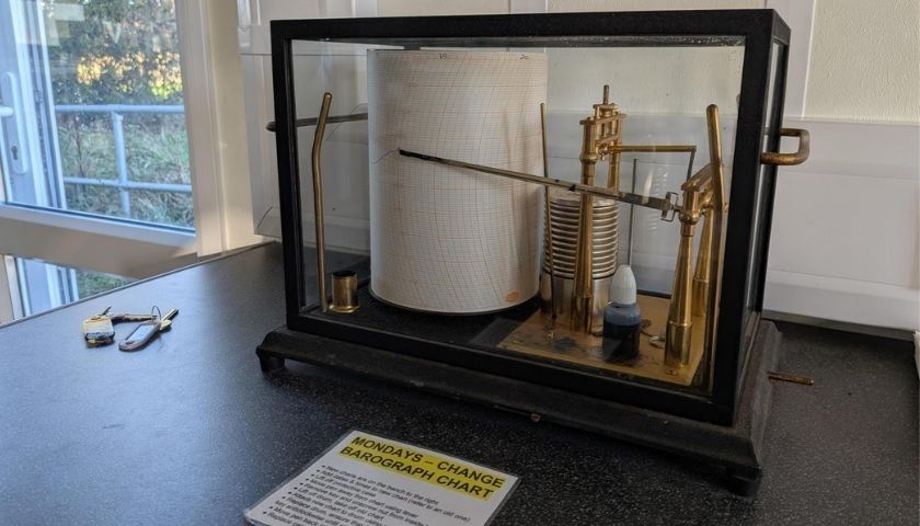 Barograph