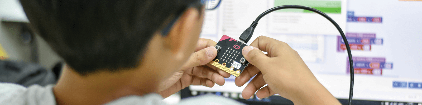 New BBC Micro:bit Is Free for Preteens in the UK