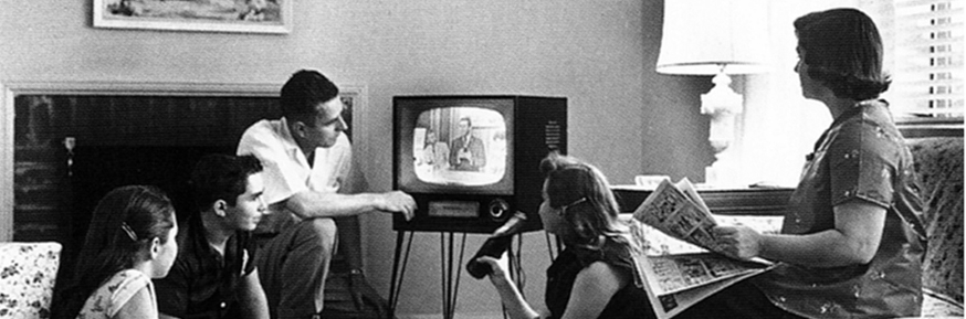 1950s family watching TV