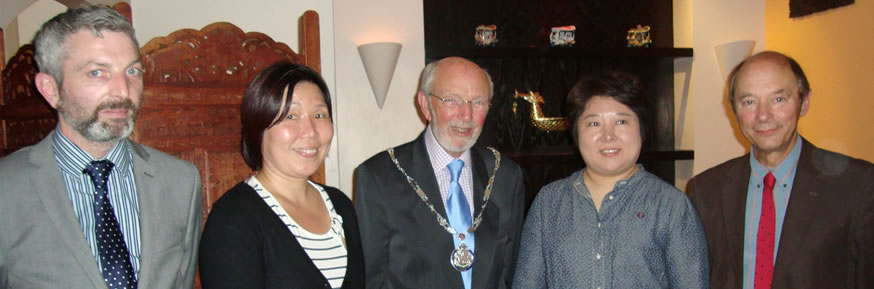 Kieran Curran of Lancashire County Council, Dr Li Xiao (Deputy director of LCMC), Councillor Michael Devaney (Chairman of Lancaster County Council), Ms Huang Shan (deputy leader of the delegation)and Professor David Brown (director of LCMC).