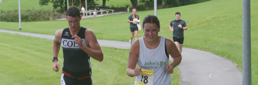 Andrew Horn, the men's winner, and Rebecca, Andy Bailey's daughter