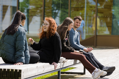 Students in front of Health Innovation One