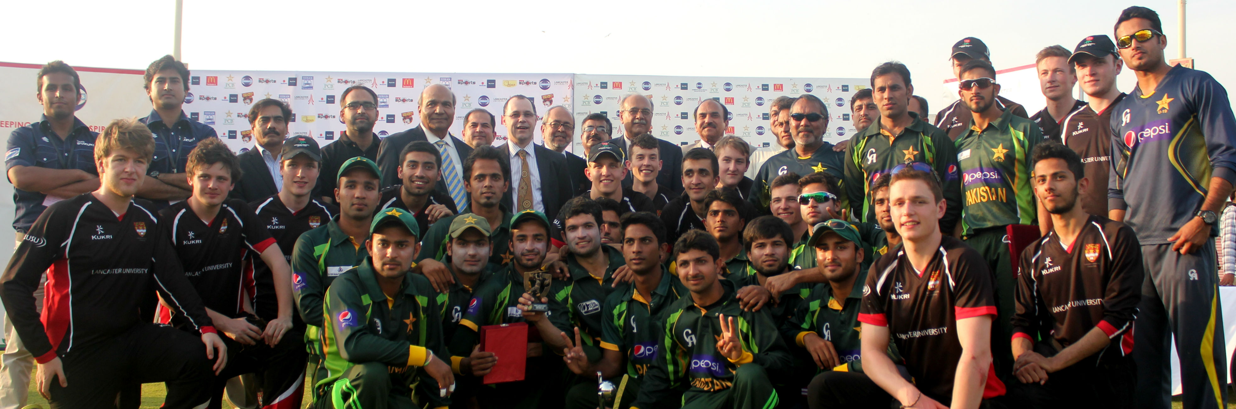 Both teams with members of the Pakistan Cricket Board, COMSATS Institute of Information Technology Directors and the Vice Chancellor of Lancaster University Professor Mark E. Smith