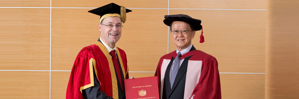 The Vice-Chancellor Professor Mark E. Smith conferred an Honorary Degree on Y. Bhg. Tan Sri Dato’ Seri Dr. Jeffrey Cheah,  Chancellor of Sunway University. 