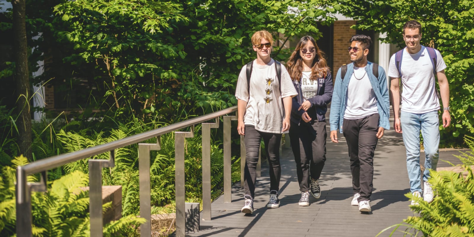Students in front of the Engineering Building