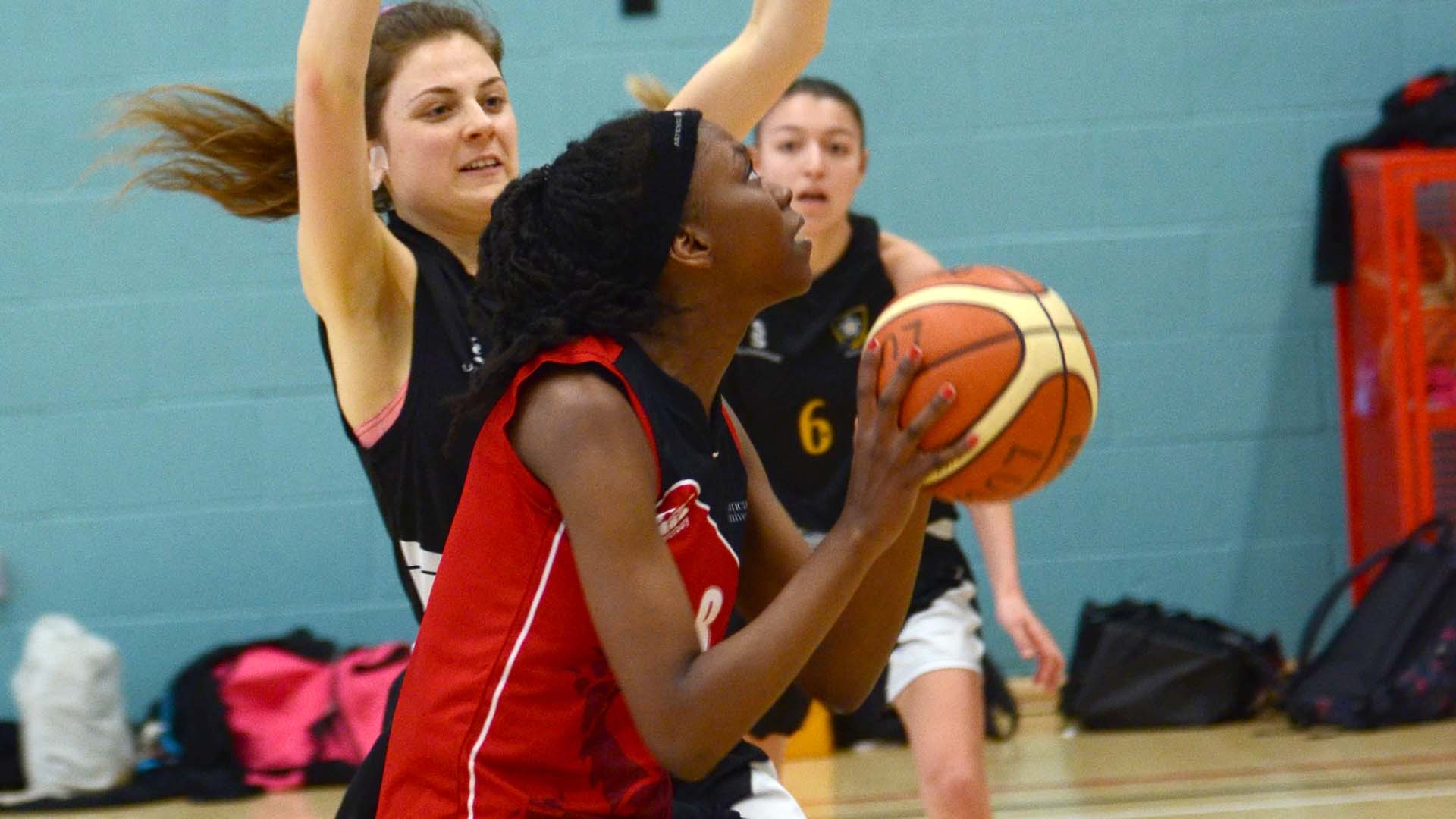 A netball match in progress