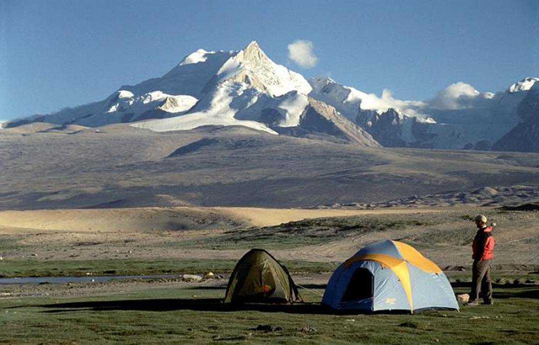 Description: http://www.es.lancs.ac.uk/people/yanin/Fieldwork/thumbs/Field_camp_in_the_shadow_of_Shishapangma-Tibe.jpg